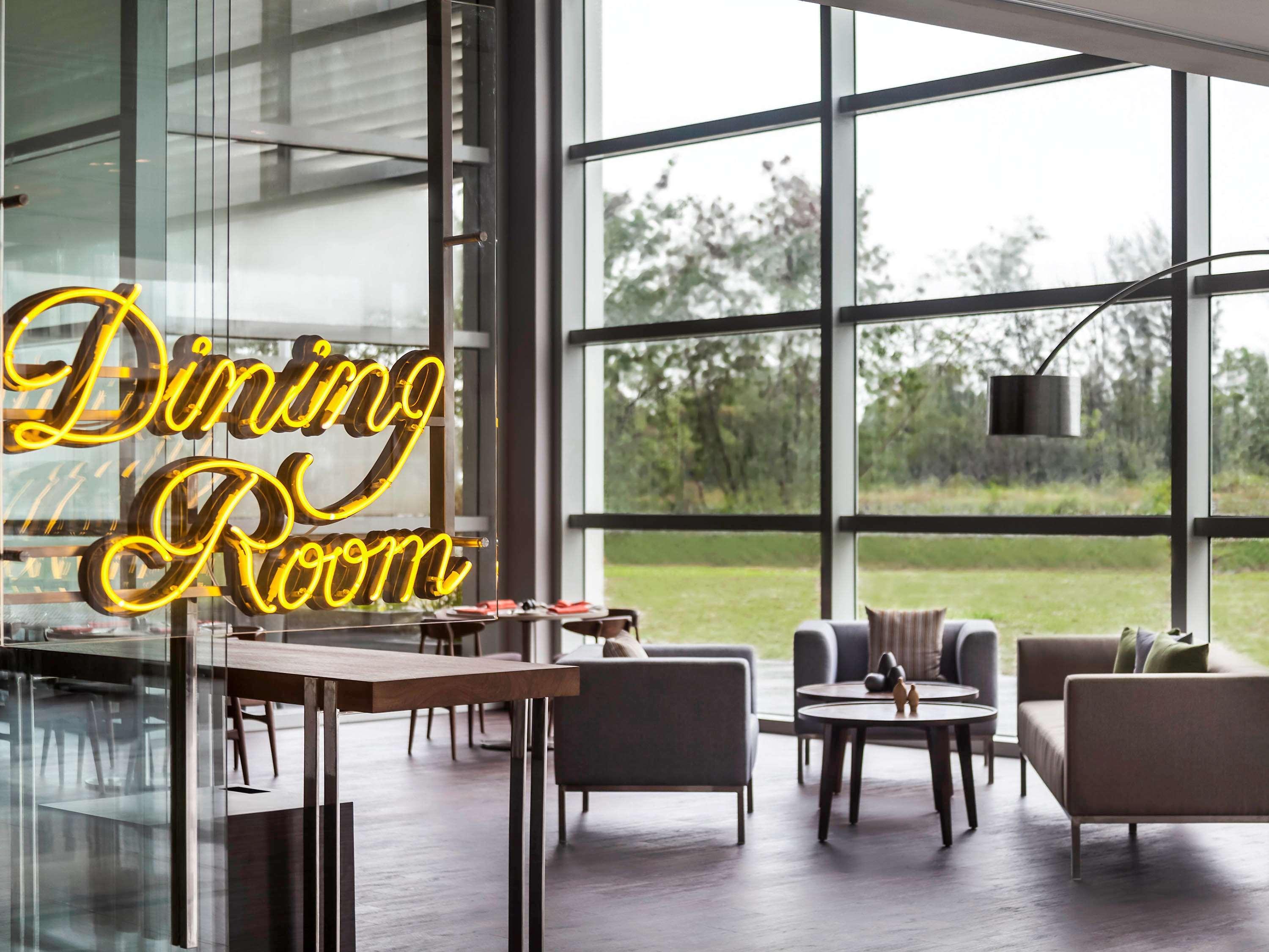 풀먼 미리 워터프런트 호텔 외부 사진 Dining Room
