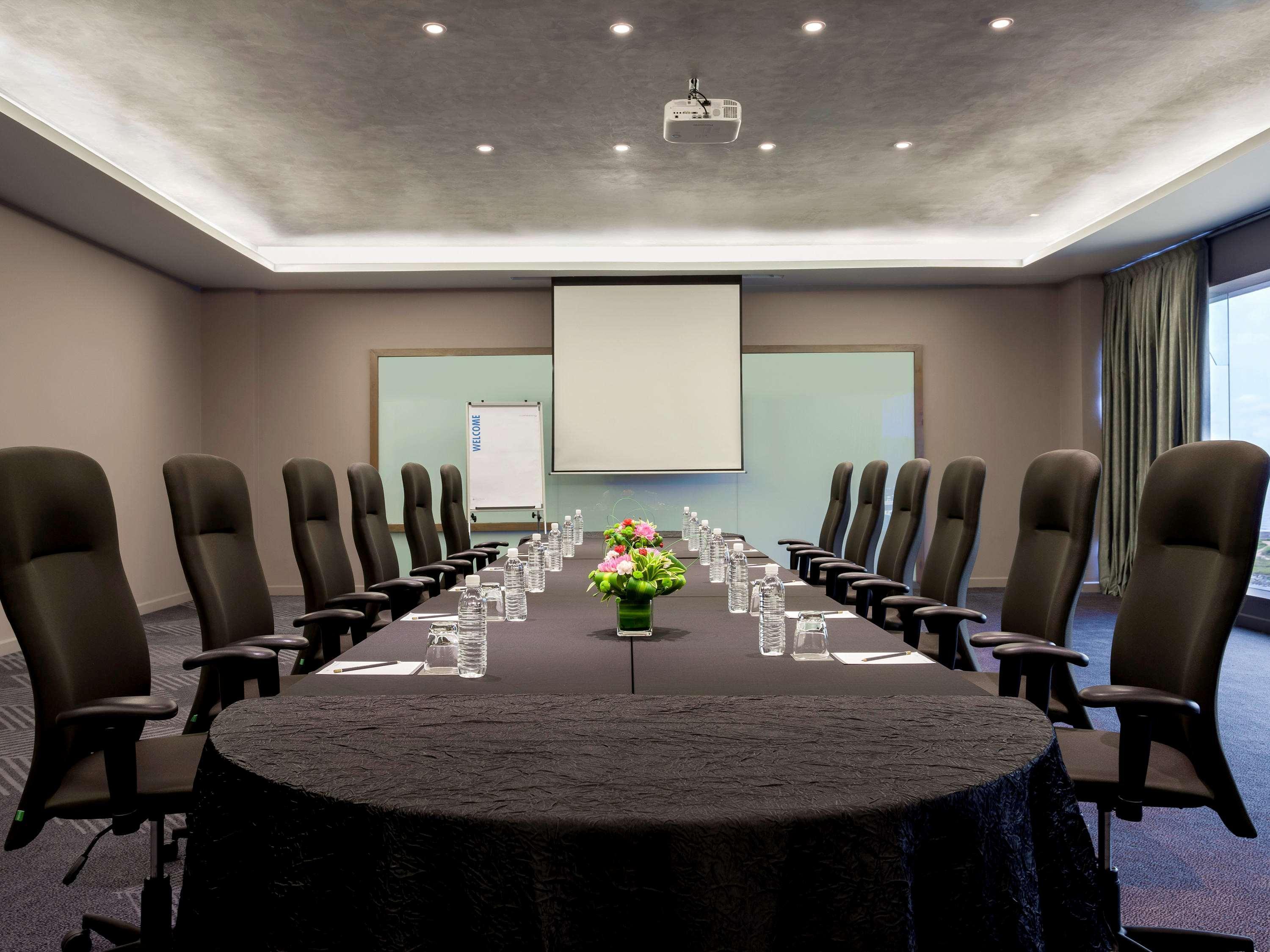 풀먼 미리 워터프런트 호텔 외부 사진 Meeting room