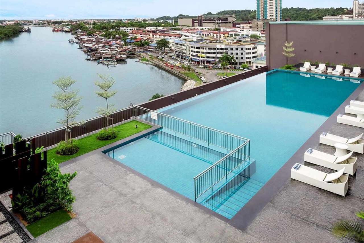 풀먼 미리 워터프런트 호텔 외부 사진 Infinity pool