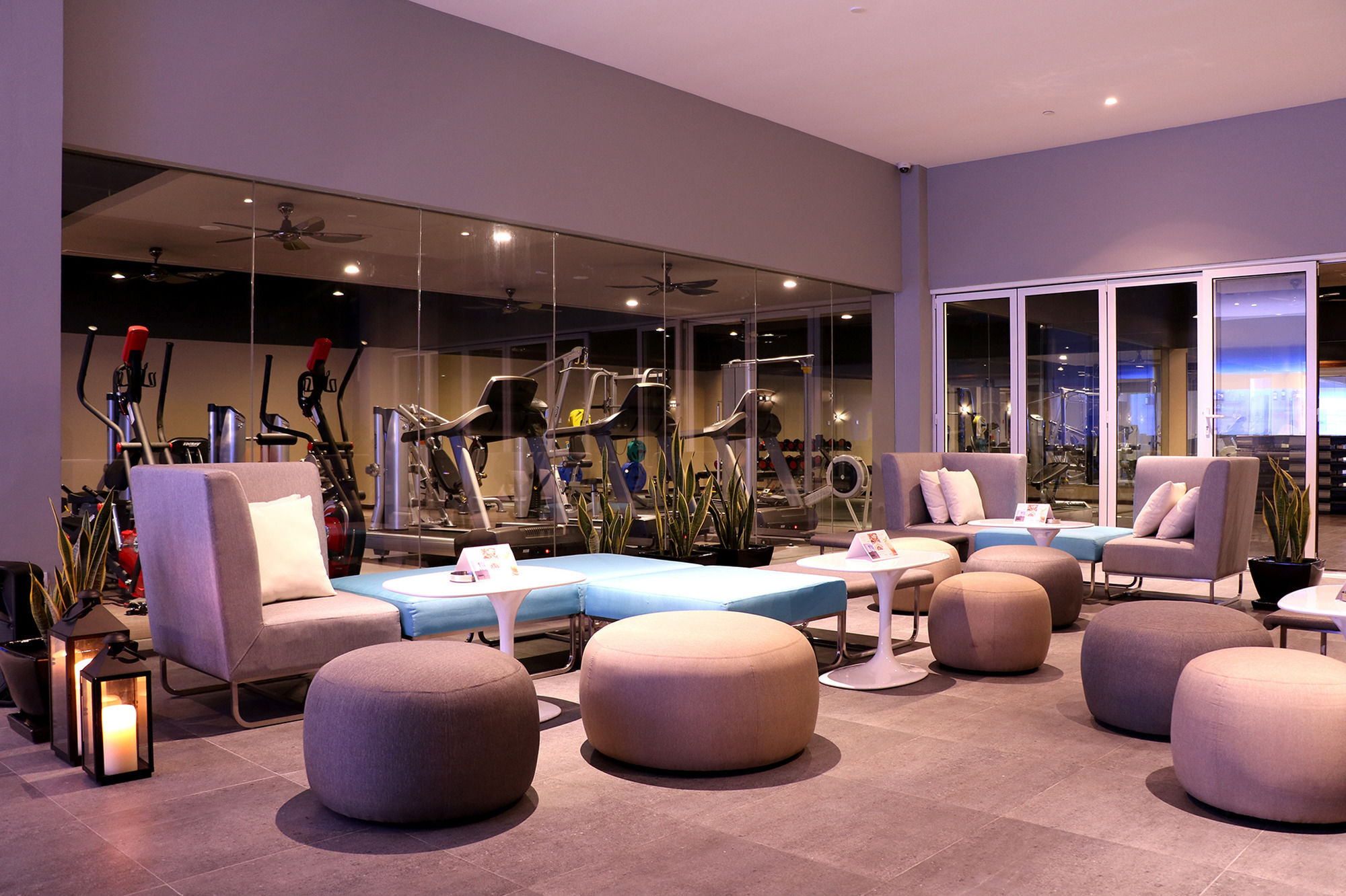 풀먼 미리 워터프런트 호텔 외부 사진 The gym at the hotel